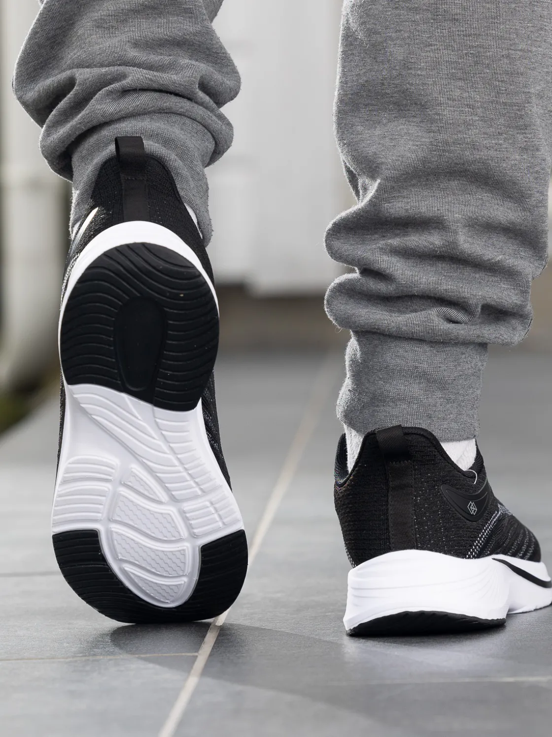 ergobio__wing_black_1.webp Ergobio Sneakers>– Wing Black