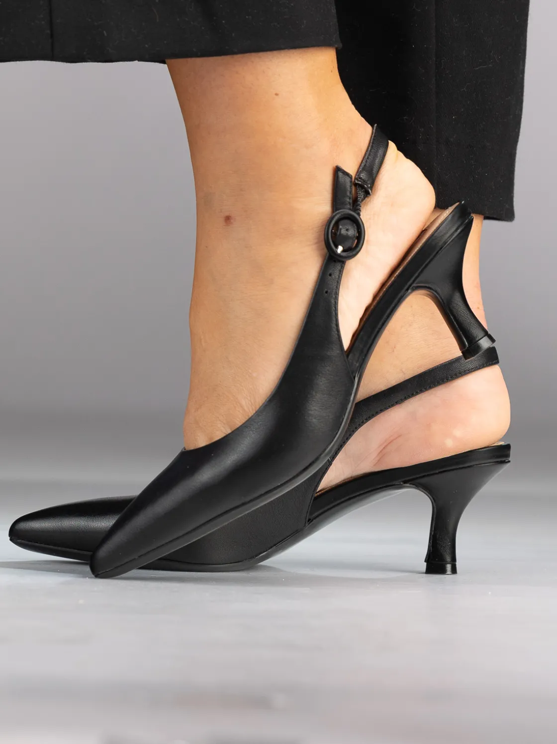 falerone_slingback_heel_b_0.webp Roberto Rosso Pensko>Falerone Slingback Heel Black