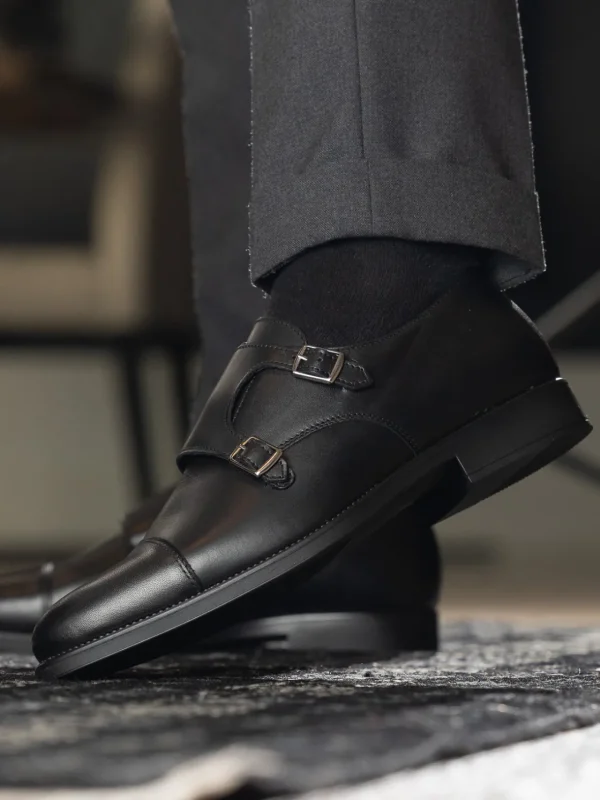 Gregers Pensko>– Monkstrap Black
